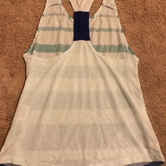 NWOT Nike Racerback Tank Size Small - Picture 4 of 5